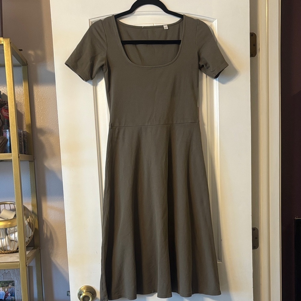Vince Olive Midi Dress - has hole and missing belt